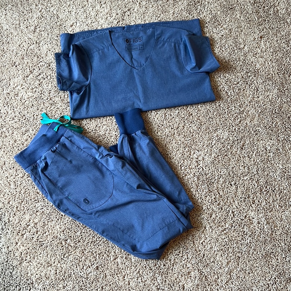 Figs Women's Scrub Set in Navy Blue